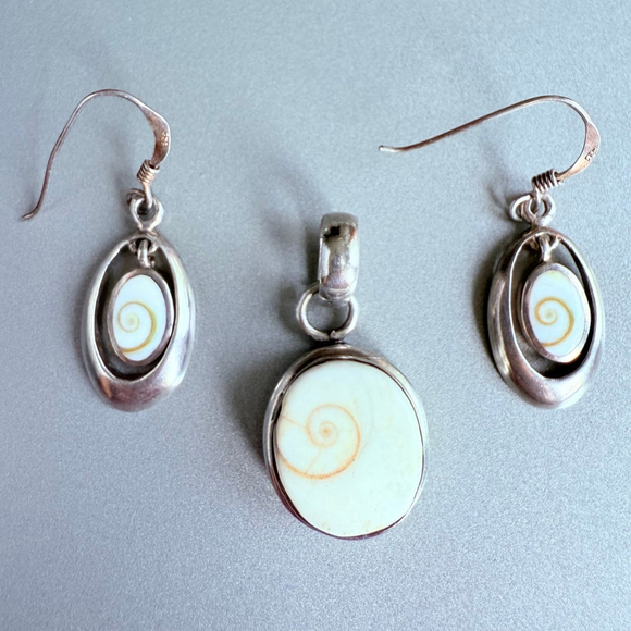 Gomati Shiva Eye Chakra Natural Shell Sterling Silver 925 Pendant Charm 1.2" - Picture 6 of 8